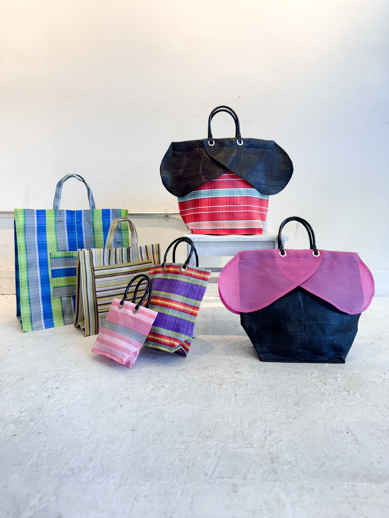 Medium Travel Bag (Green/Blue) - Image 6